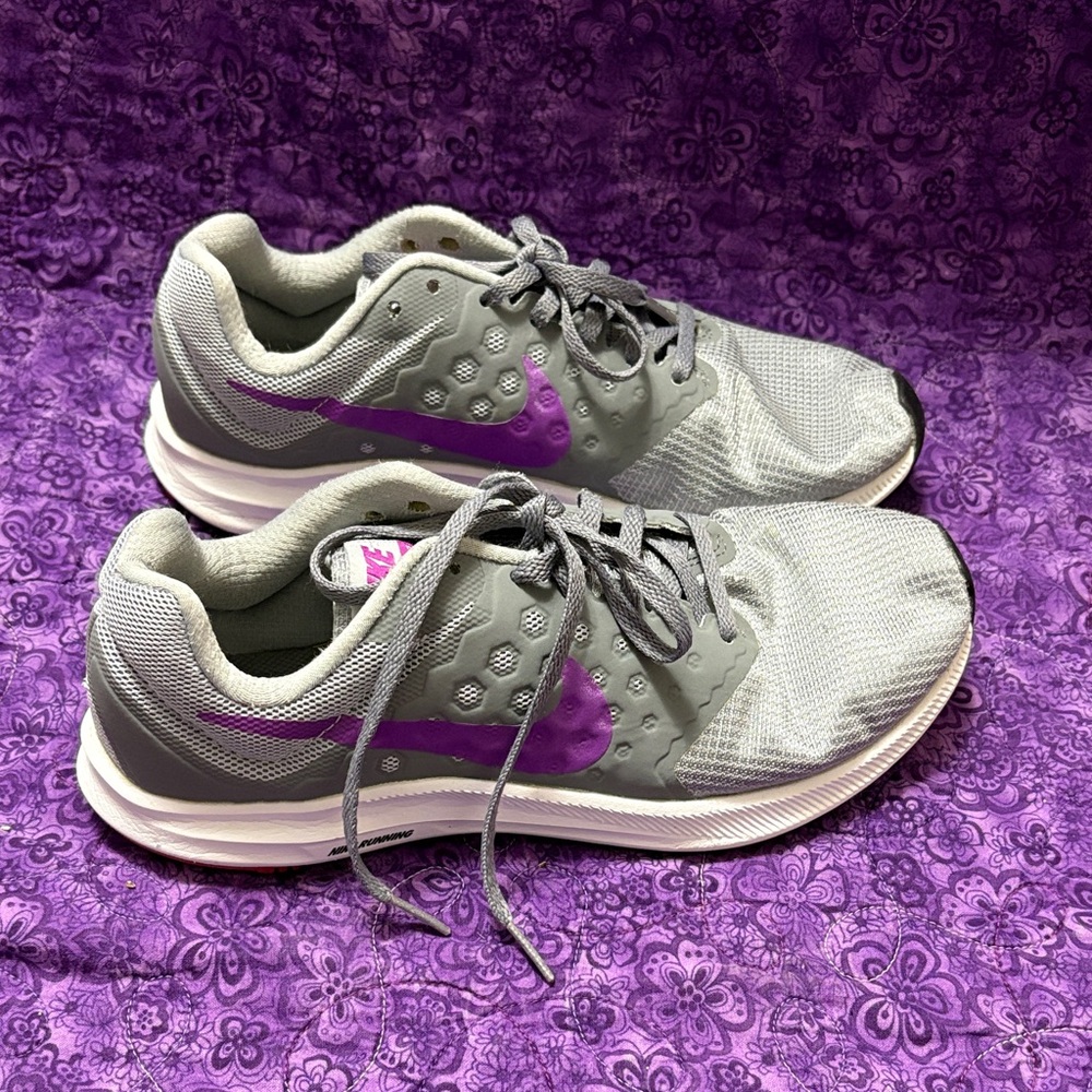 Nike Women's Athletic Shoes in Gray and Purple